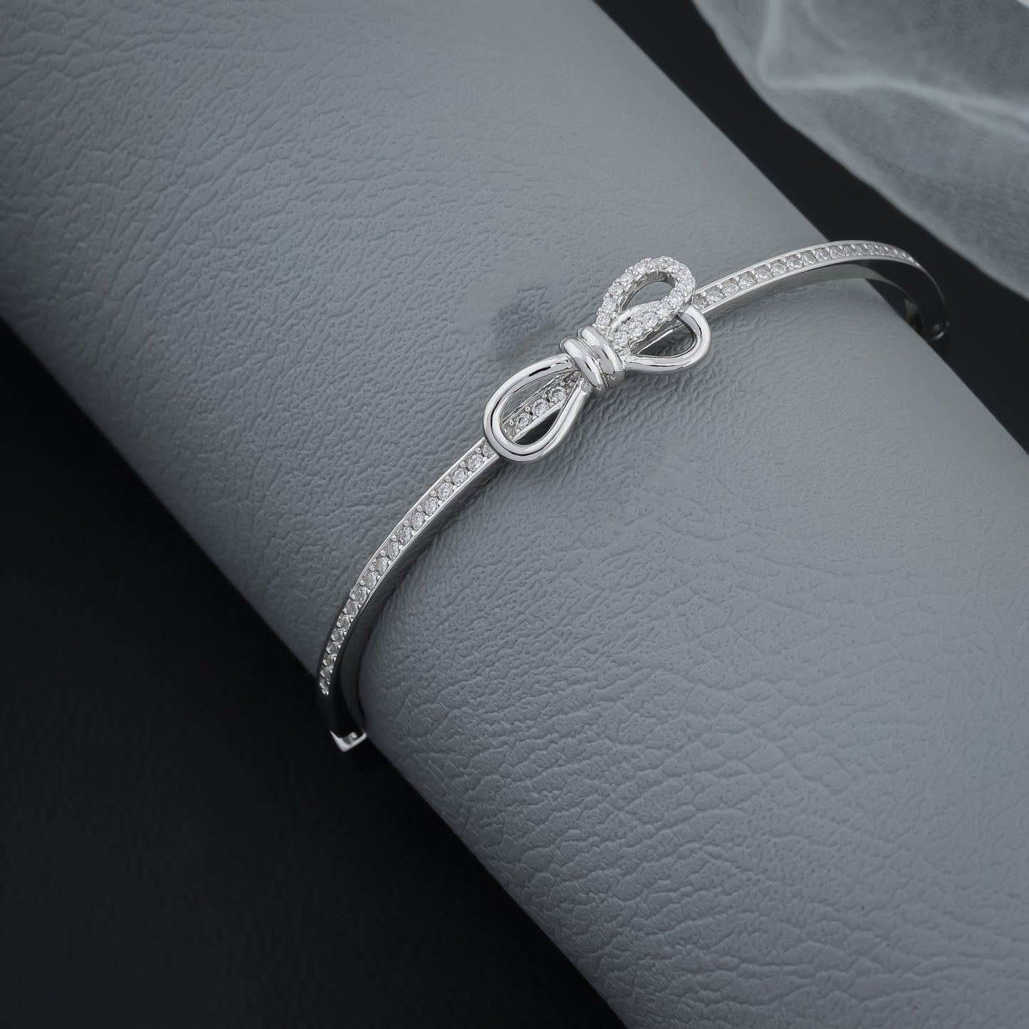 Silver Luminous Diamond Bow Bracelet